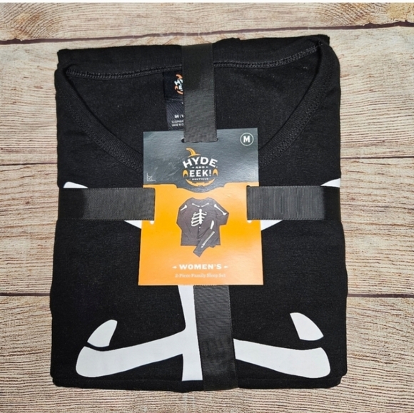 Hyde and EEK 2 piece spooky halloween skeleton pajamas - Picture 2 of 5